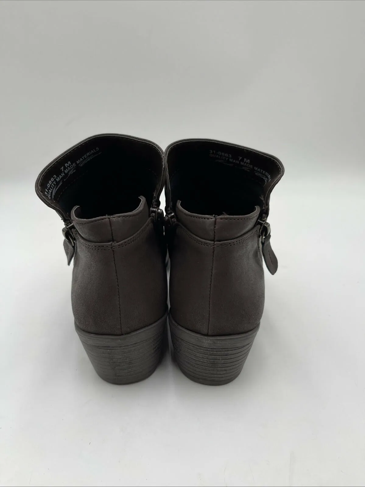 NWOB Easy Street Women's Gusto Booties Brown Size 7M - Like New