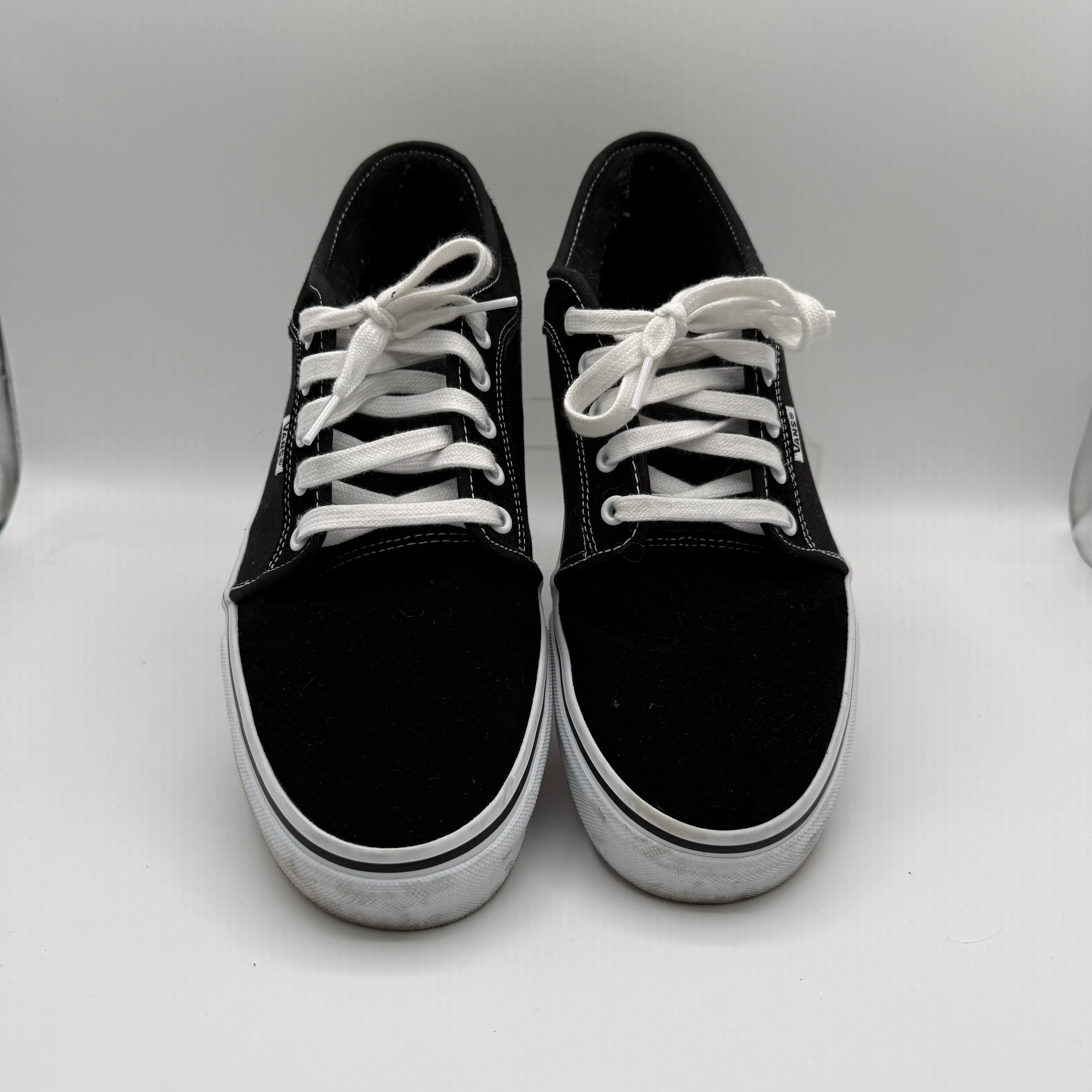 VANS Chukka Low Black *pre-owned* (SIZE 11)