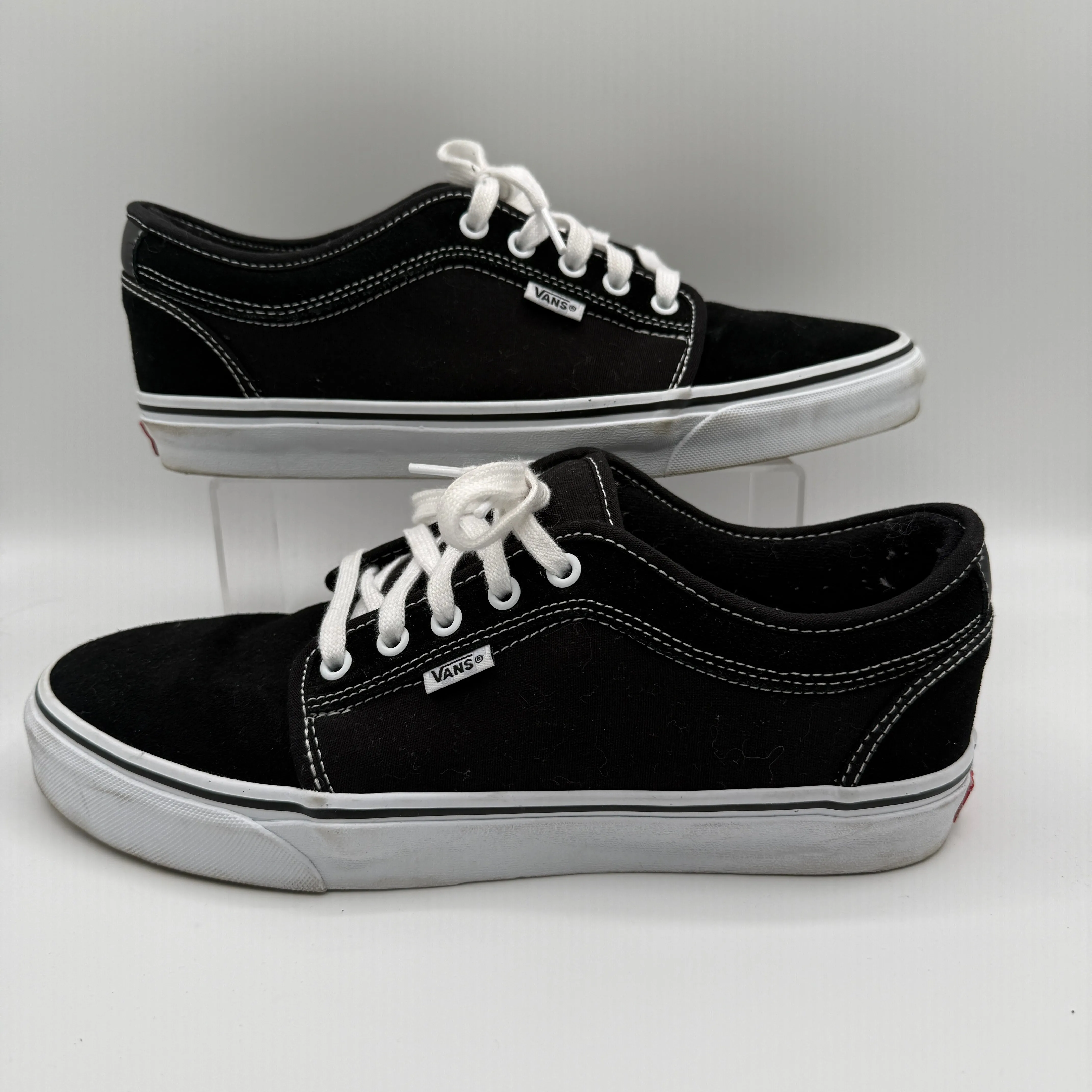 VANS Chukka Low Black *pre-owned* (SIZE 11)